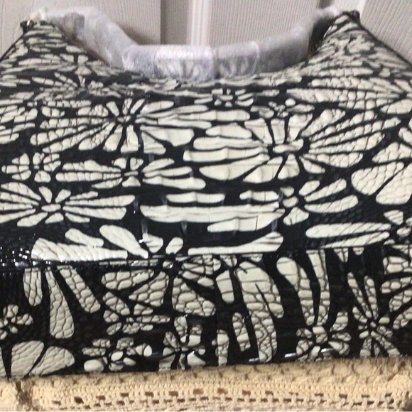 Brahmin Leather Daisy Batik Black /White Elegant Shoulder Bag. 
NEW WITH TAGS - Picture 7 of 10